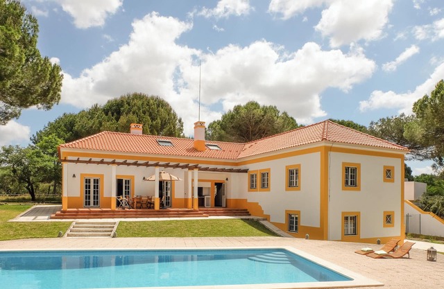 Homerez - Sunny Villa in Comporta with Private Pool