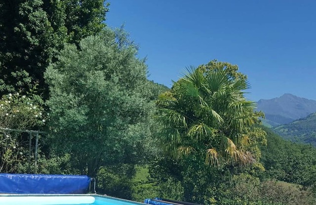 Homerez - Villa for 7 ppl. with swimming-pool and garden at Aspin-en-Lavedan