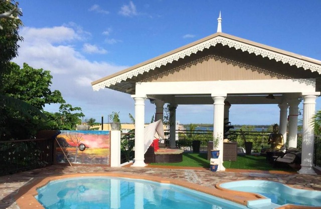 Homerez - Villa With swimming pool