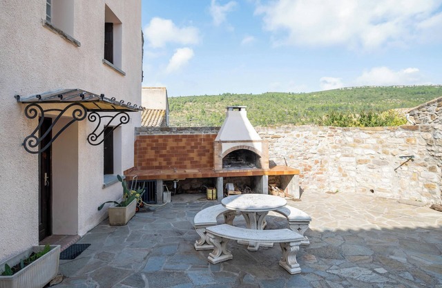 Homerez - Welcoming House with Garden in Albas