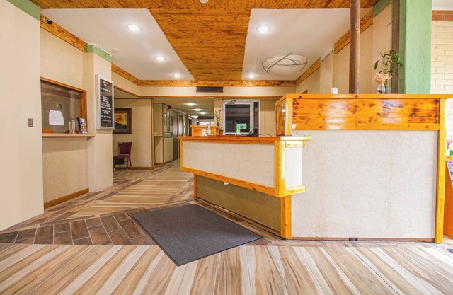 HomeTown Inn by OYO - Liberal, KS