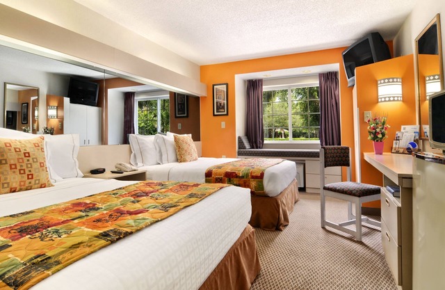 Hometown Inn & Suites Jacksonville - Butler Blvd./Southpoint
