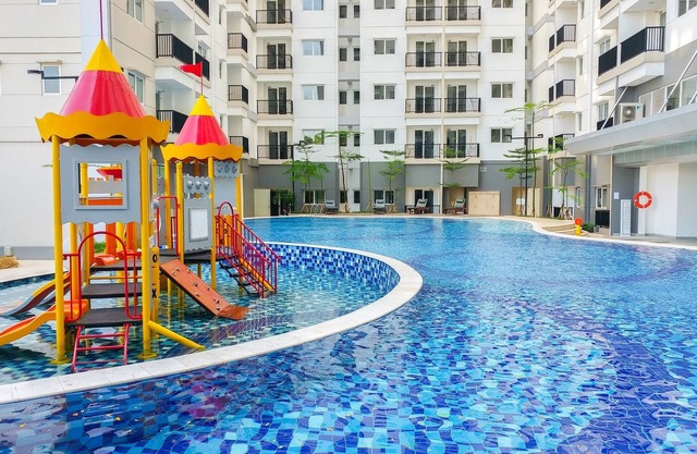 Homey and Comfy 1BR Signature Park Grande Apartment