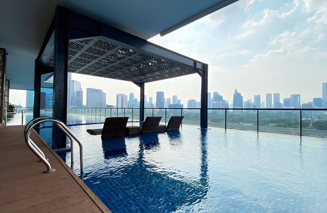 Homey And Spacious 2Br At Samara Suites Apartment