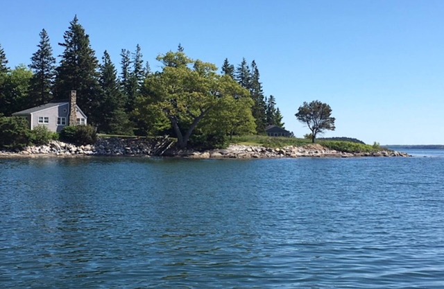 Honeymoon Cottage (pet-friendly)