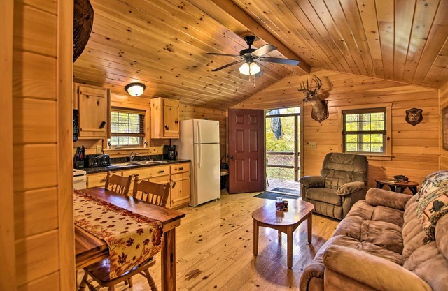 ‘Hooah’ Cabin Retreat w/Grill & Step-Free Access