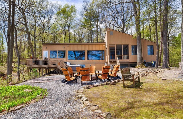 Hook Wine & Sinker - Stunning 6 Bedroom Contemporary on Seneca Lake!