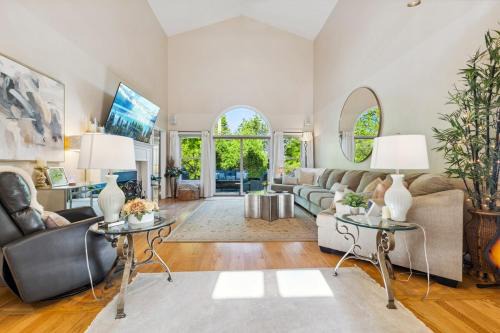 Hoosier Estate - Steps to IU