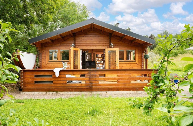 Hop Pickers Cabin - sleeps 4 guests in 2 bedrooms