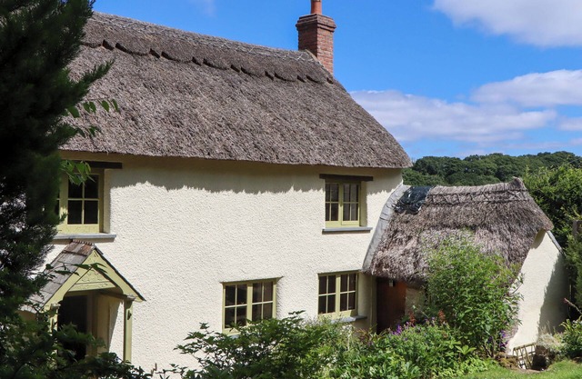 HOPE COTTAGE, pet friendly, country holiday cottage in Riddlecombe