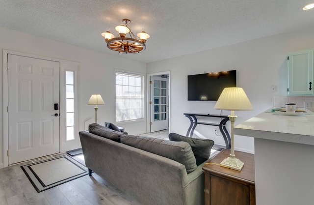 Horse Farm Apartment w/Balcony in Aurora!