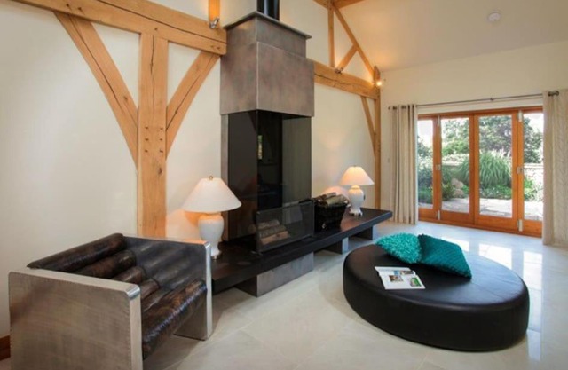 Horsham-Gatwick 16 miles Luxury-near Leonardslee