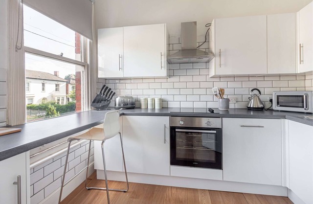 Host & Stay | Droitwich Road Dwelling