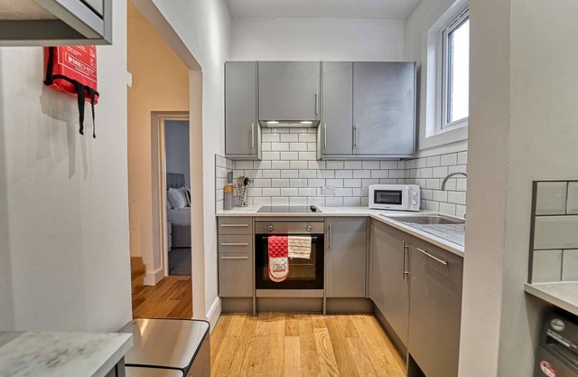 Host & Stay | Droitwich Road Apartment