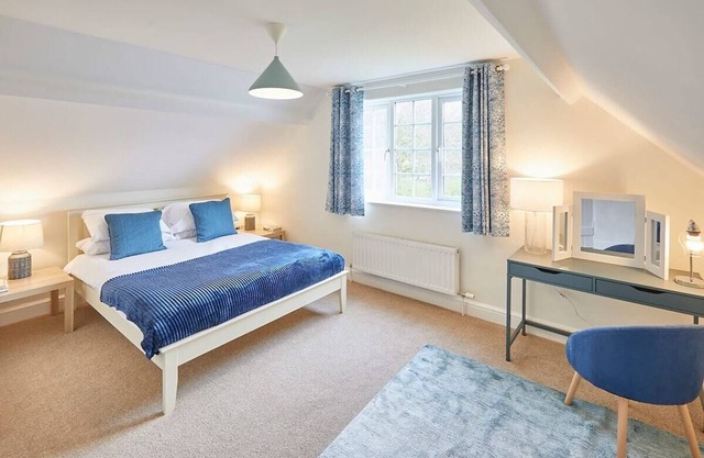 Host & Stay | Gardeners Cottage