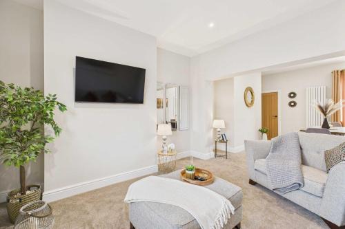 Host & Stay - Jomor House