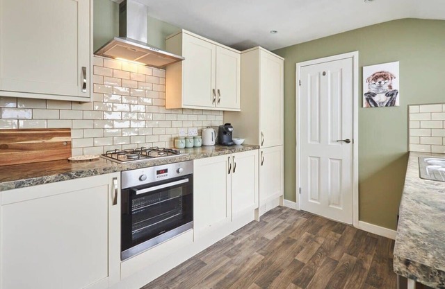 Host & Stay | Oliver's Den