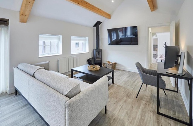 Host & Stay - The Hay Loft