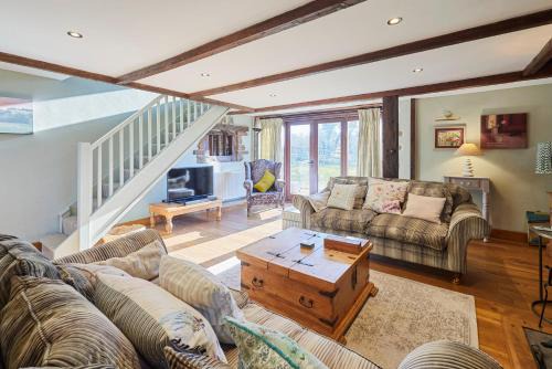 Host & Stay - Tregaer Mill Barn