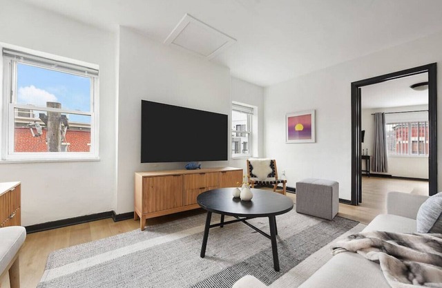 ★ HostWise Stays ★ Off Street Parking, Central Lawrenceville, Butler St. Apartment!