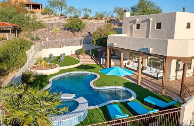 Hot Property/Family Friendly/Pool&Spa/Sleeps 14