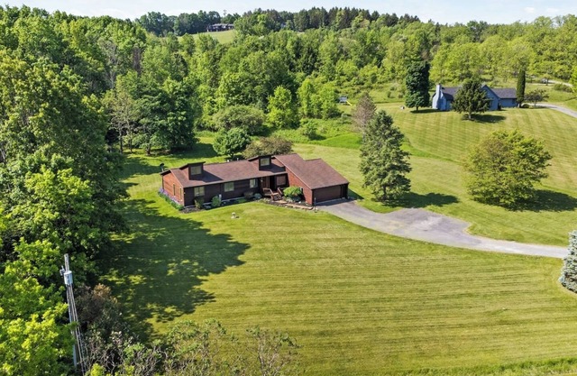Hot Tub | Pet Friendly | Canandaigua | FLX