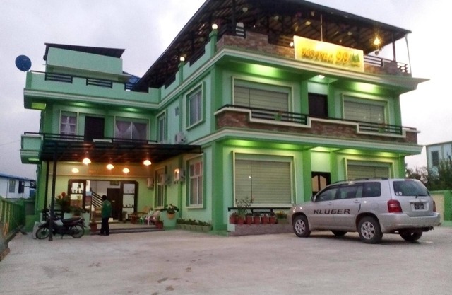 Hotel 99