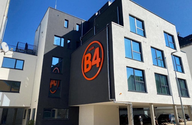 Hotel B4