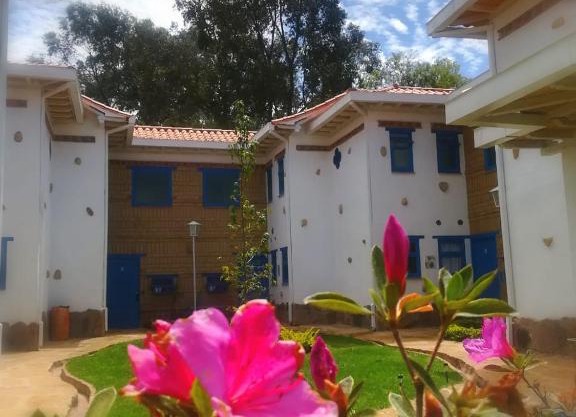 HOTEL & CABAÑAS CASHILUNA