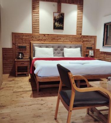 Hotel CM Palace - Pure Vegetarian