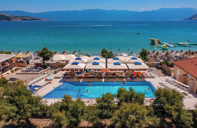 Hotel Dobrovit