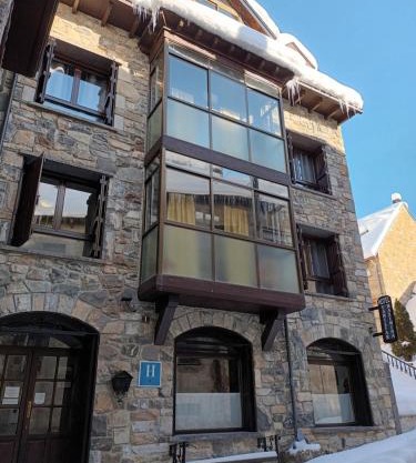 HOTEL FAMILIAR MAXIMINA