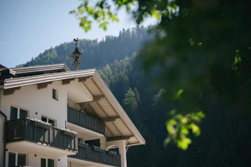 Hotel Fronza - your hike & mountain home