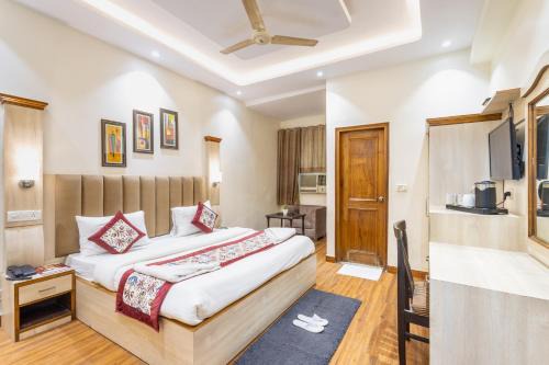 Hotel Garden View - Near Karol Bagh Metro Station and Gaffar Market