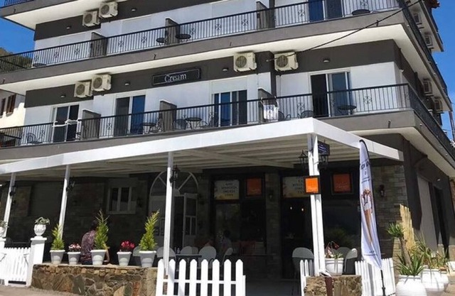 Hotel in the heart of pirgadikias Center&Port!