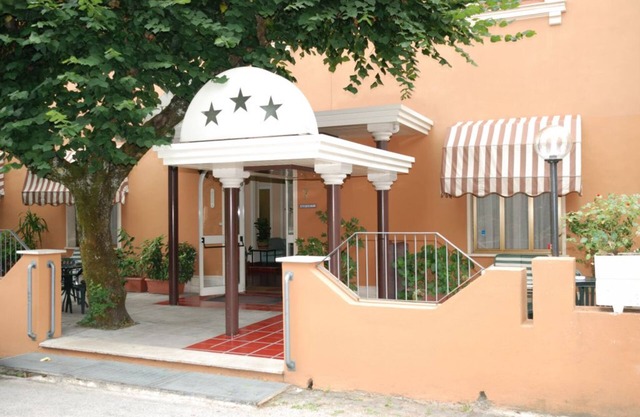 Hotel Iris Crillon