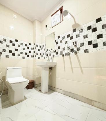 Hotel Lisa - Dwarka Sec 7