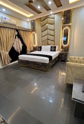 Hotel new royal palace