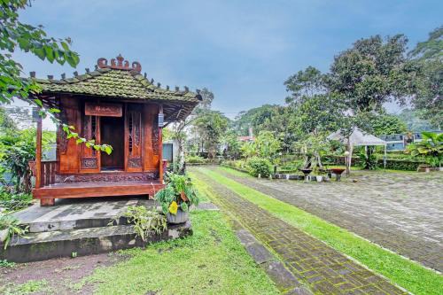 Hotel O Puri Adem 86 Syariah BunkbedNearMerapi Golf Club