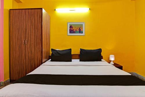 Hotel O Red Rose Near Noapara Metro Station