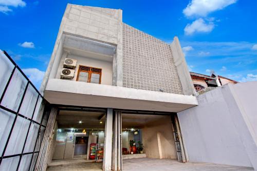 Hotel O Tegal near near Pacific Mall Tegal formerly Hugo Suites Family