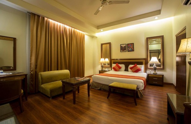 Hotel Picasso Paschim Vihar Delhi - Couple Friendly Local IDs Accepted