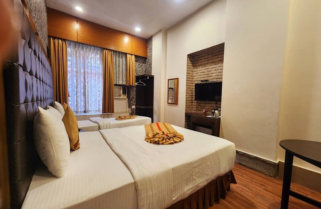 HOTEL RAUNAK