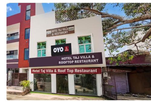 Hotel Taj Villa & Rooftop Restaurant