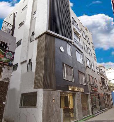 Hotel The Kaca International-New Delhi Railway Station