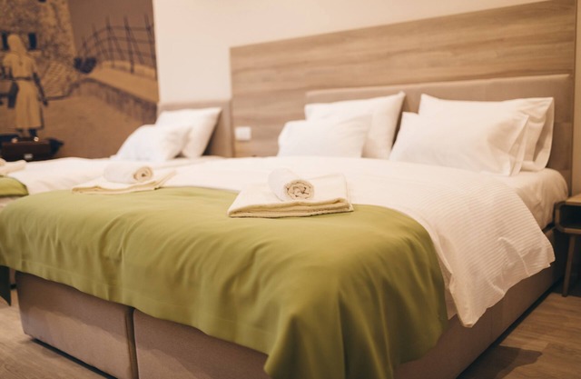 Hotel Verso - Triple Room with Bathroom 102 (3 1)