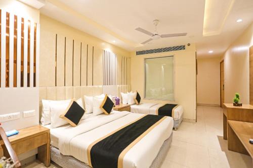 Hotel Worth Just Near New Delhi Station And Connaught Place