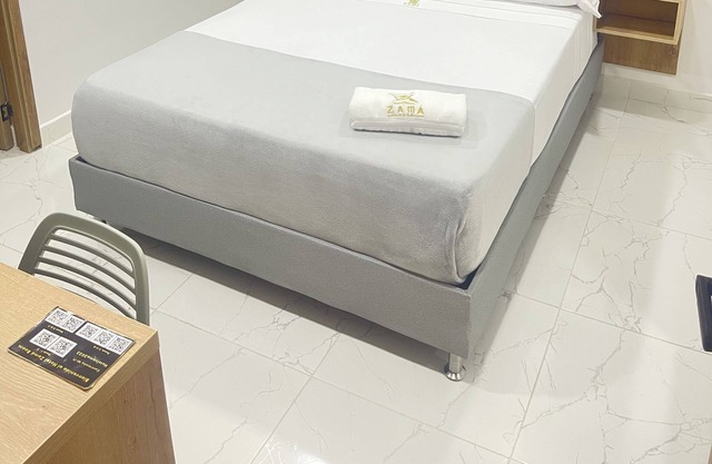 Hotel Zama Room