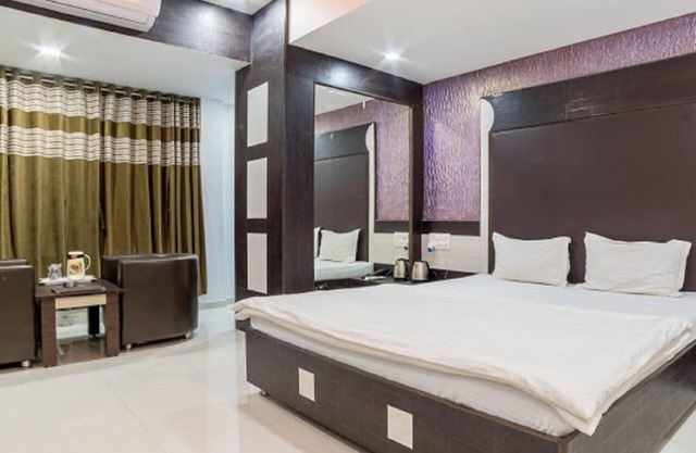 Hotel Zorba, Deesa