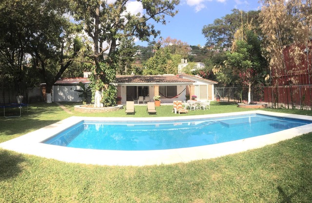 Hotels Near the Area: Quinta los Tamarindos y Bungalows - Yautepec